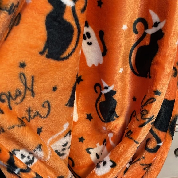 Halloween luxury velvet plush luxury velvet plush kitty cat scary throw new - Picture 4 of 4
